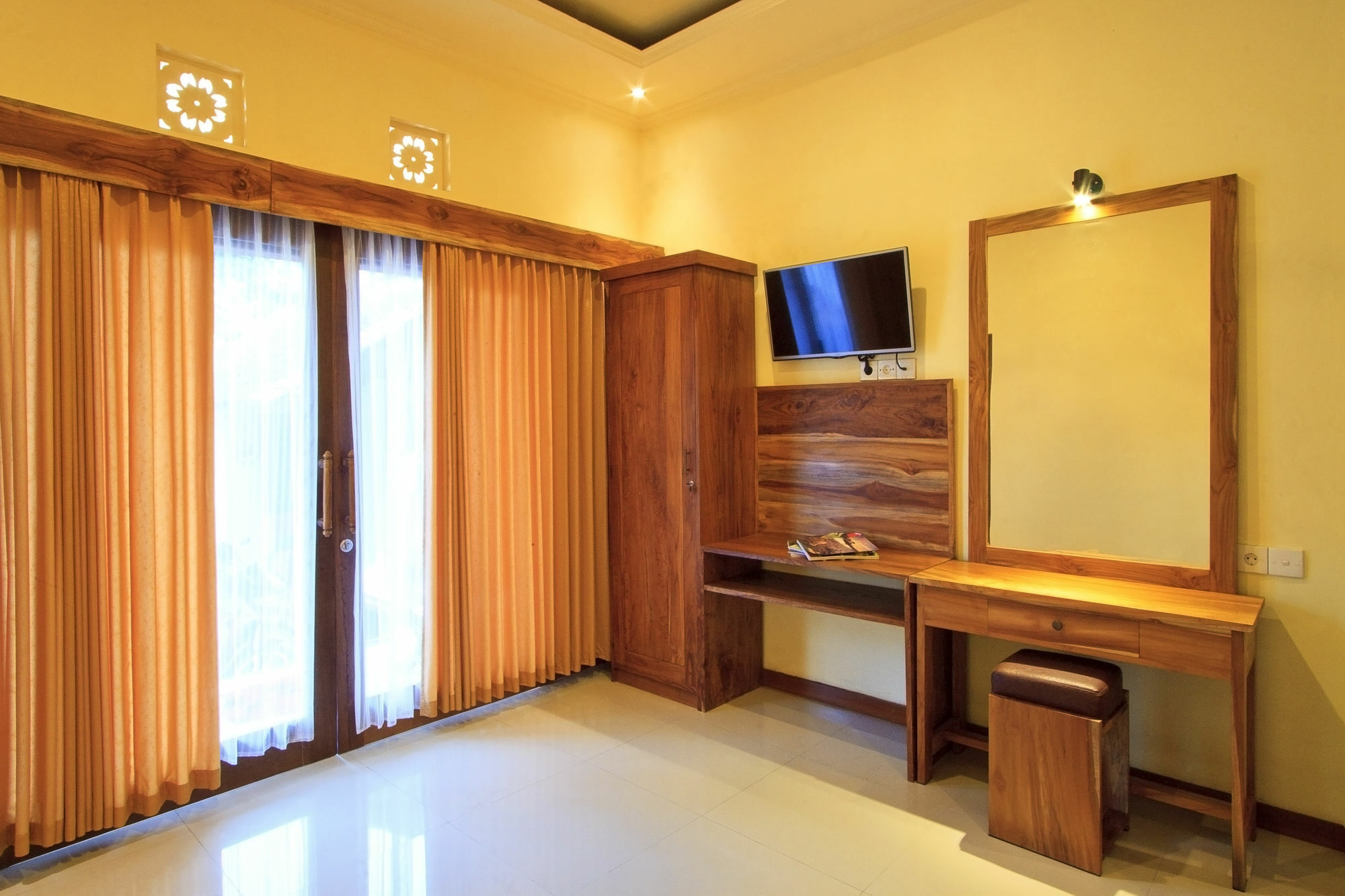 Tebesaya Homestay Ubud Buitenkant foto